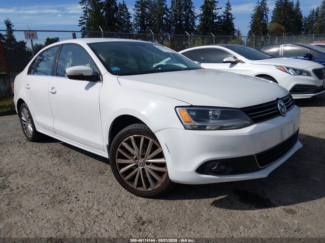 2011 Volkswagen Jetta 2.5l Sel მანქანა იყიდება აუქციონზე, vin: 3VWLZ7AJXBM394770, აუქციონის ნომერი: 46174144
