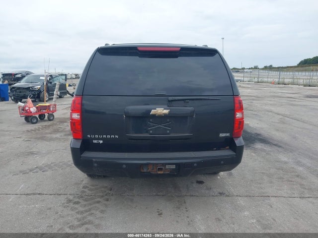 46174263 :رقم المزاد ، 1GNUKJE36AR129997 vin ، 2010 Chevrolet Suburban 1500 Lt1 مزاد بيع