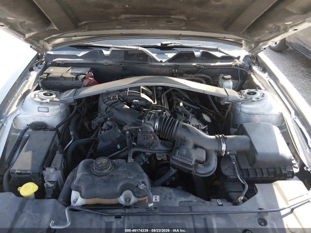 2013 Ford Mustang V6 Premium მანქანა იყიდება აუქციონზე, vin: 1ZVBP8EM7D5229425, აუქციონის ნომერი: 46174339