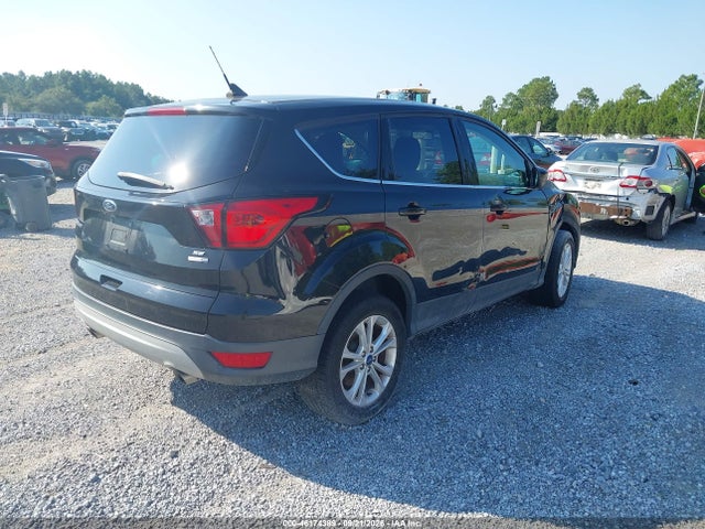 46174389 :رقم المزاد ، 1FMCU9GD2KUA38867 vin ، 2019 Ford Escape Se مزاد بيع