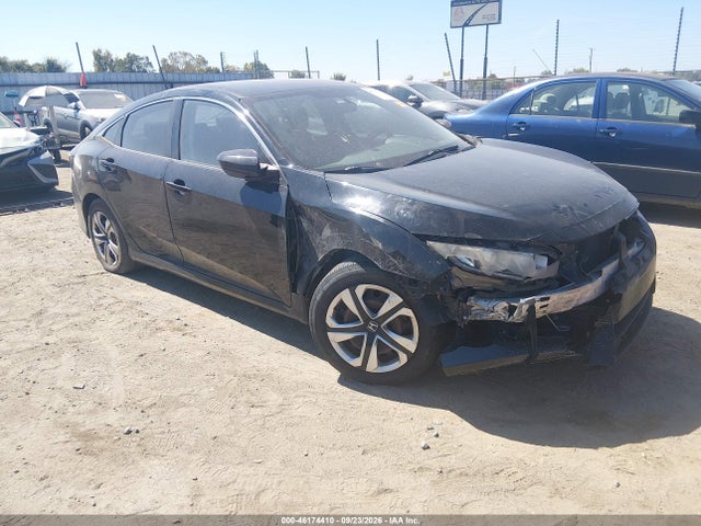 46174410 :رقم المزاد ، 2HGFC2F53JH581993 vin ، 2018 Honda Civic Lx مزاد بيع