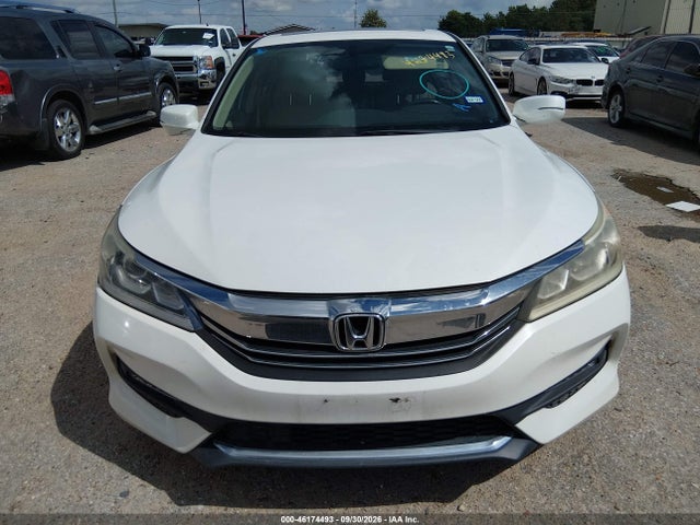46174493 :رقم المزاد ، 1HGCR2F85HA305237 vin ، 2017 Honda Accord Ex-l مزاد بيع