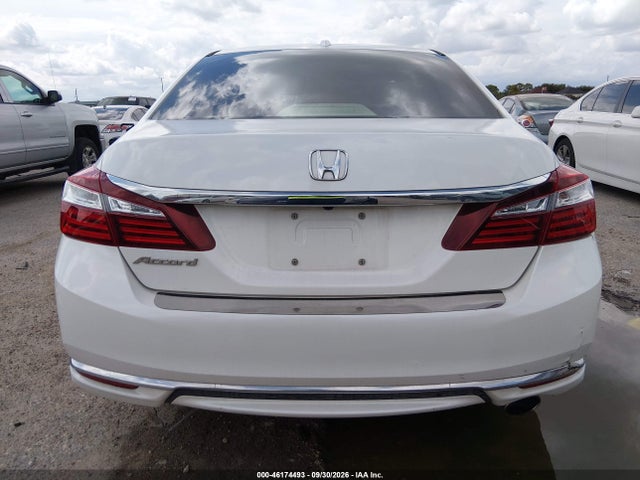 46174493 :رقم المزاد ، 1HGCR2F85HA305237 vin ، 2017 Honda Accord Ex-l مزاد بيع