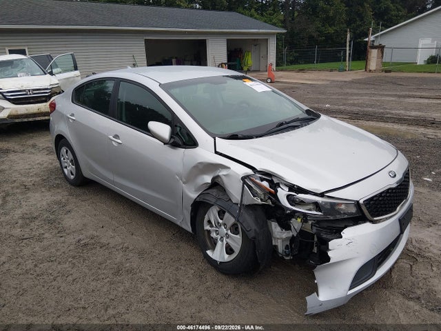 46174496 :رقم المزاد ، 3KPFK4A75HE076176 vin ، 2017 Kia Forte Lx مزاد بيع