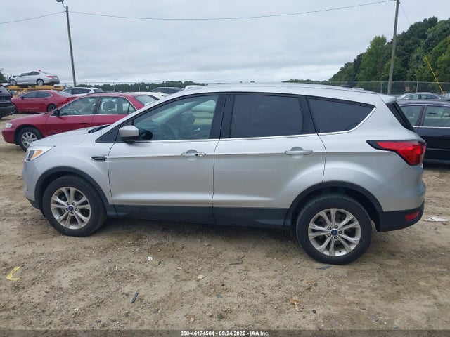 2019 Ford Escape Se მანქანა იყიდება აუქციონზე, vin: 1FMCU0GD5KUA25722, აუქციონის ნომერი: 46174564