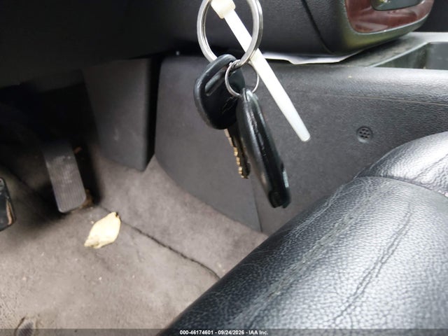 46174601 :رقم المزاد ، 1GNUKJE31AR235063 vin ، 2010 Chevrolet Suburban 1500 Lt1 مزاد بيع