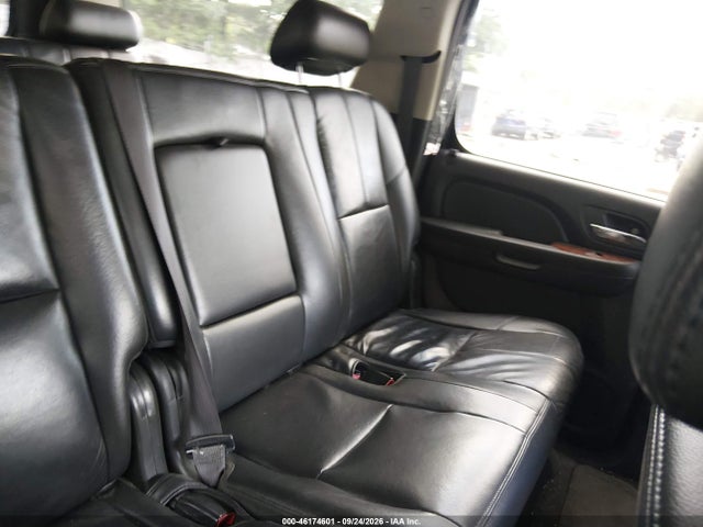 46174601 :رقم المزاد ، 1GNUKJE31AR235063 vin ، 2010 Chevrolet Suburban 1500 Lt1 مزاد بيع