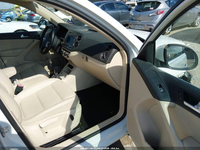 Продажа на аукционе авто 2016 Volkswagen Tiguan R-line/s/se/sel, vin: WVGAV7AX8GW562127, номер лота: 46174612