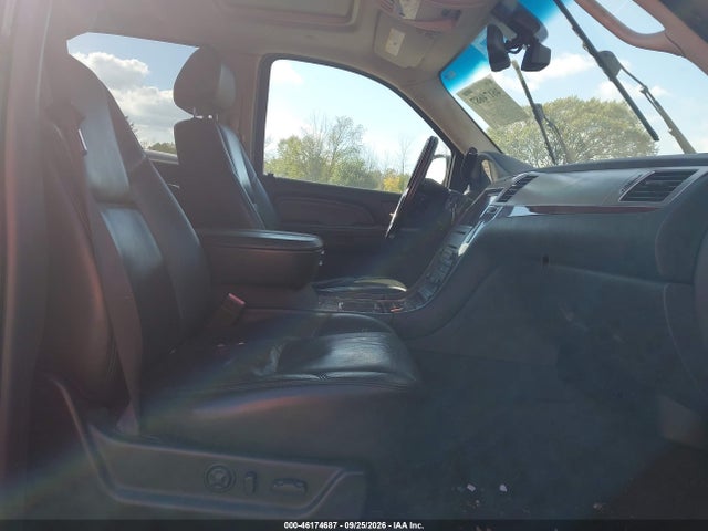 Продажа на аукционе авто 2009 Cadillac Escalade Esv Standard, vin: 1GYFK26219R245689, номер лота: 46174687