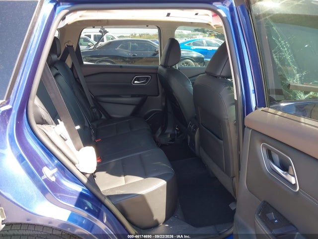 46174690 :رقم المزاد ، 5N1AT3BA6MC721958 vin ، 2021 Nissan Rogue Sv Fwd مزاد بيع