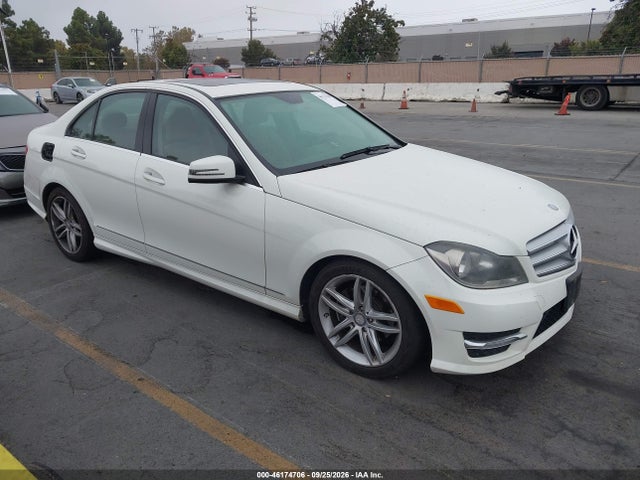 Aukcja sprzedaży 2012 Mercedes-benz C 300 Sport 4matic, vin: WDDGF8BB4CR230415, numer aukcji: 46174706