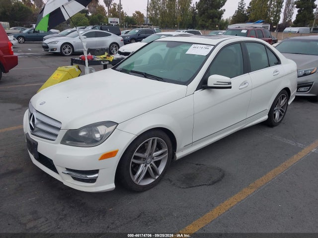 2012 Mercedes-benz C 300 Sport 4matic მანქანა იყიდება აუქციონზე, vin: WDDGF8BB4CR230415, აუქციონის ნომერი: 46174706