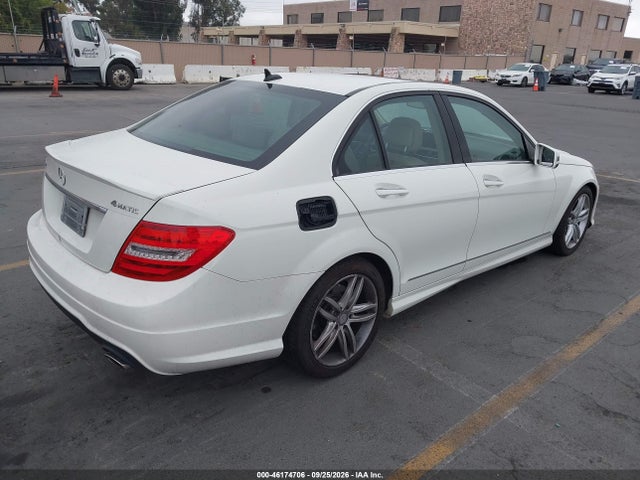 2012 Mercedes-benz C 300 Sport 4matic მანქანა იყიდება აუქციონზე, vin: WDDGF8BB4CR230415, აუქციონის ნომერი: 46174706