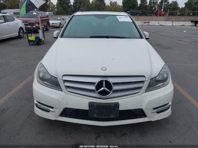 2012 Mercedes-benz C 300 Sport 4matic მანქანა იყიდება აუქციონზე, vin: WDDGF8BB4CR230415, აუქციონის ნომერი: 46174706