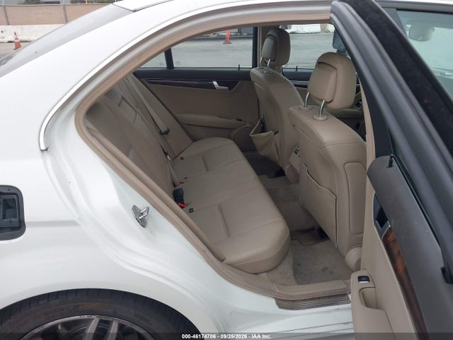 2012 Mercedes-benz C 300 Sport 4matic მანქანა იყიდება აუქციონზე, vin: WDDGF8BB4CR230415, აუქციონის ნომერი: 46174706