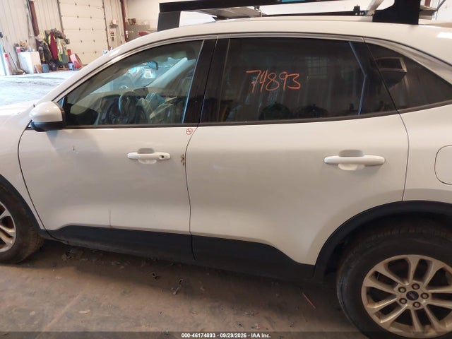 Продажа на аукционе авто 2021 Ford Escape Se, vin: 1FMCU9G60MUA70012, номер лота: 46174893