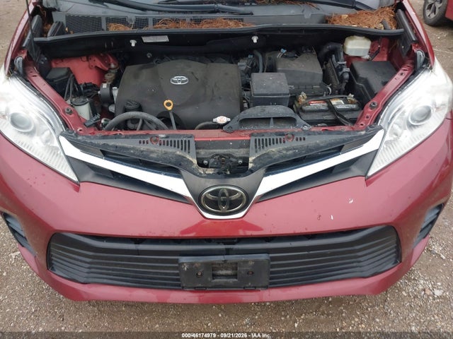 46174979 :رقم المزاد ، 5TDJZ3DC3JS204113 vin ، 2018 Toyota Sienna Le 7 Passenger مزاد بيع