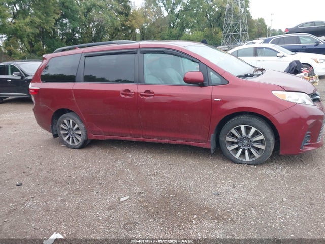 46174979 :رقم المزاد ، 5TDJZ3DC3JS204113 vin ، 2018 Toyota Sienna Le 7 Passenger مزاد بيع