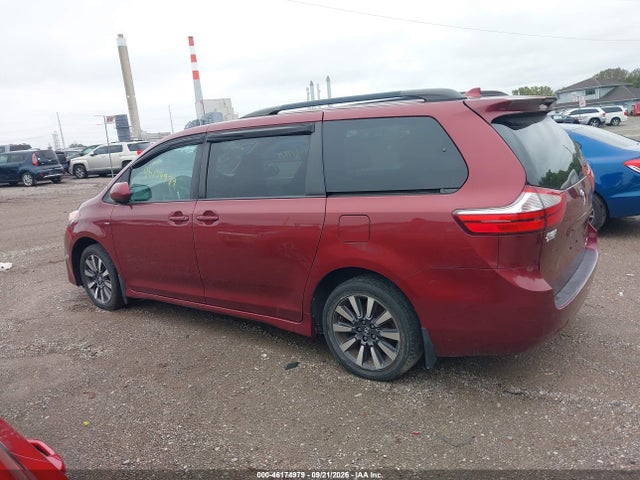 46174979 :رقم المزاد ، 5TDJZ3DC3JS204113 vin ، 2018 Toyota Sienna Le 7 Passenger مزاد بيع