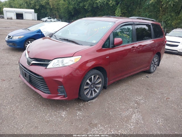 46174979 :رقم المزاد ، 5TDJZ3DC3JS204113 vin ، 2018 Toyota Sienna Le 7 Passenger مزاد بيع