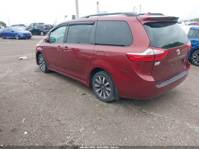 46174979 :رقم المزاد ، 5TDJZ3DC3JS204113 vin ، 2018 Toyota Sienna Le 7 Passenger مزاد بيع