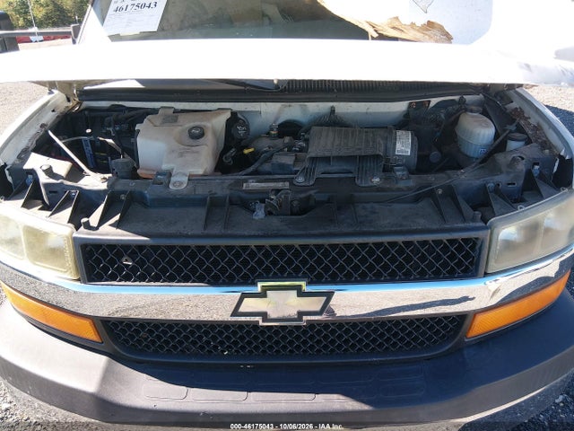 46175043 :رقم المزاد ، 1GBJG31U141178460 vin ، 2004 Chevrolet Express Cutaway مزاد بيع