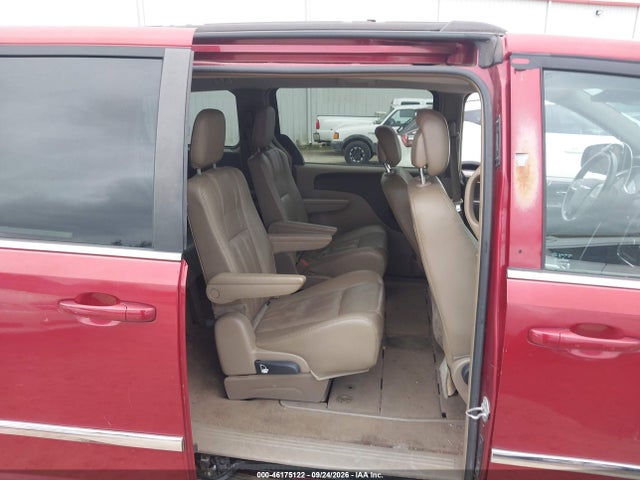 46175122 :رقم المزاد ، 2C4RC1BG9FR695592 vin ، 2015 Chrysler Town & Country Touring مزاد بيع