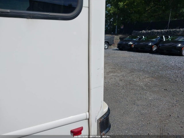 46175195 :رقم المزاد ، 1FDFE4FN2NDC21763 vin ، 2022 Ford E-450 Cutaway مزاد بيع