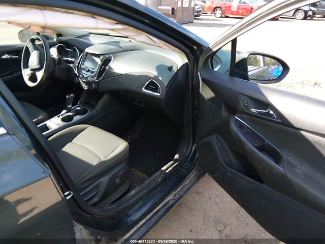 46175223 :رقم المزاد ، 1G1BE5SM0J7185045 vin ، 2018 Chevrolet Cruze Lt Auto مزاد بيع