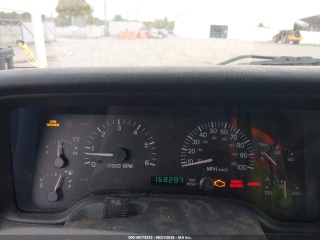 Продажа на аукционе авто 2000 Jeep Cherokee Sport, vin: 1J4FF48S8YL241833, номер лота: 46175233