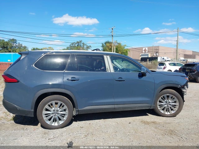 Продаж на аукціоні авто 2024 Toyota Grand Highlander Platinum, vin: 5TDAAAB56RS045440, номер лоту: 46175311