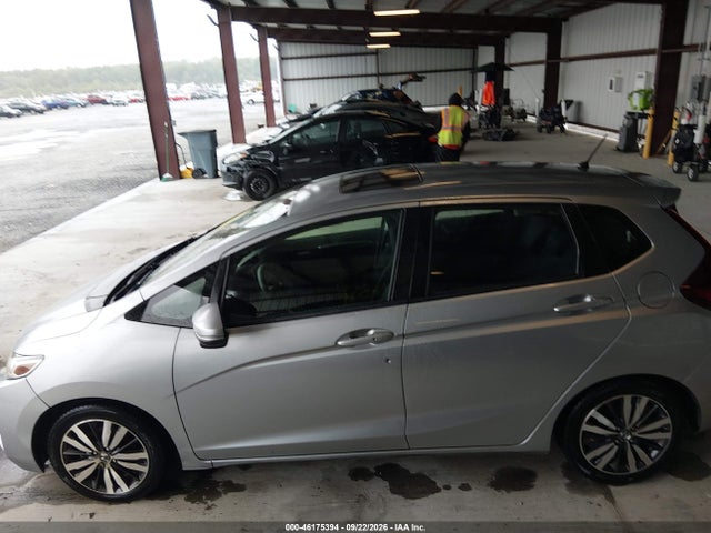 46175394 :رقم المزاد ، 3HGGK5G7XHM706489 vin ، 2017 Honda Fit Ex مزاد بيع