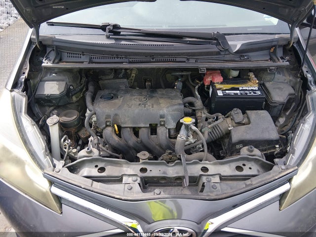 46175465 :رقم المزاد ، VNKKTUD39FA052796 vin ، 2015 Toyota Yaris Le مزاد بيع