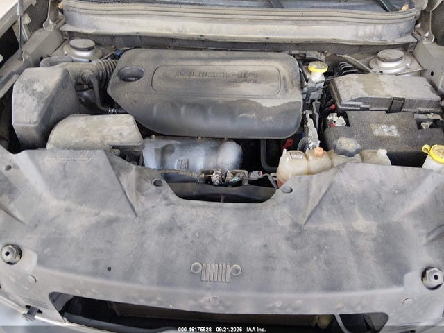 2019 Jeep Cherokee Latitude Fwd მანქანა იყიდება აუქციონზე, vin: 1C4PJLCB1KD241586, აუქციონის ნომერი: 46175528