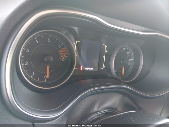 2019 Jeep Cherokee Latitude Fwd მანქანა იყიდება აუქციონზე, vin: 1C4PJLCB1KD241586, აუქციონის ნომერი: 46175528