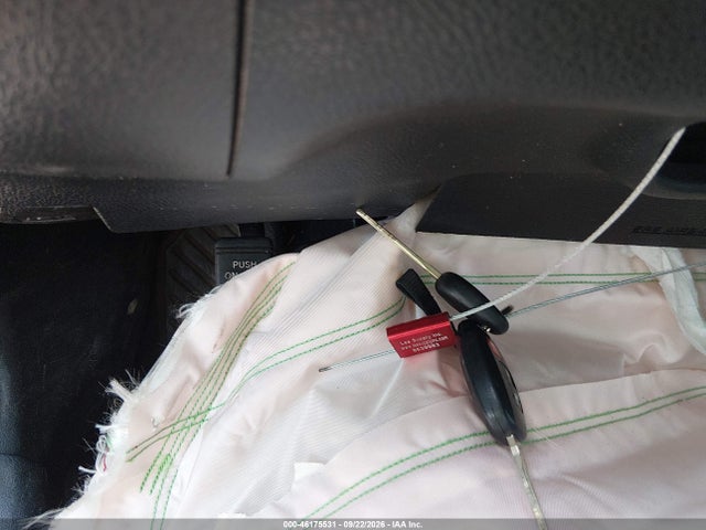 46175531 :رقم المزاد ، 4T1BF1FK2HU721166 vin ، 2017 Toyota Camry Le مزاد بيع