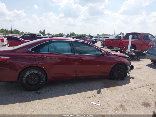 46175531 :رقم المزاد ، 4T1BF1FK2HU721166 vin ، 2017 Toyota Camry Le مزاد بيع