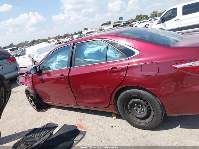46175531 :رقم المزاد ، 4T1BF1FK2HU721166 vin ، 2017 Toyota Camry Le مزاد بيع
