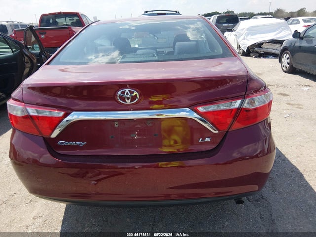46175531 :رقم المزاد ، 4T1BF1FK2HU721166 vin ، 2017 Toyota Camry Le مزاد بيع