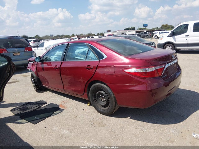 46175531 :رقم المزاد ، 4T1BF1FK2HU721166 vin ، 2017 Toyota Camry Le مزاد بيع