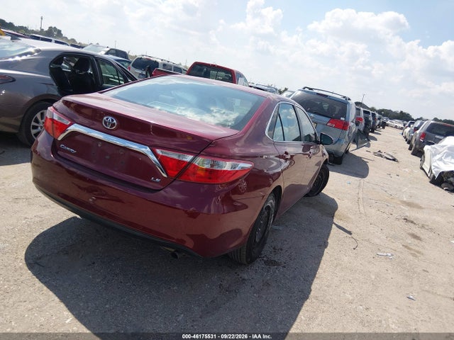 46175531 :رقم المزاد ، 4T1BF1FK2HU721166 vin ، 2017 Toyota Camry Le مزاد بيع
