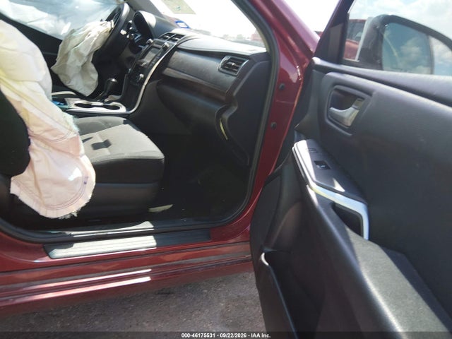 46175531 :رقم المزاد ، 4T1BF1FK2HU721166 vin ، 2017 Toyota Camry Le مزاد بيع