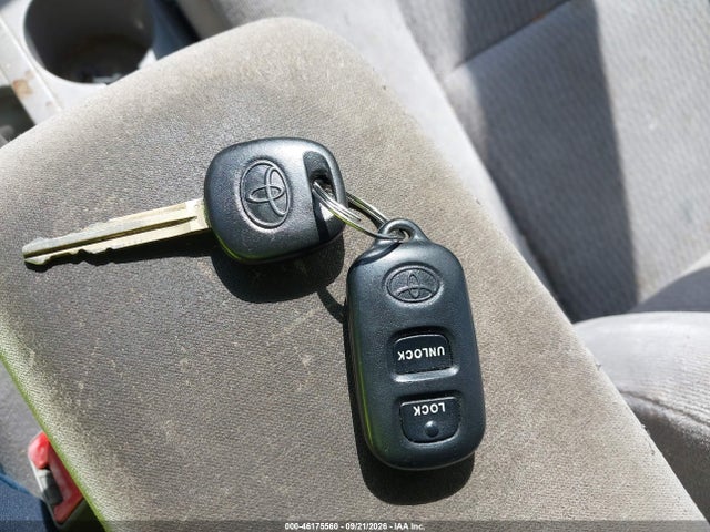 46175560 :رقم المزاد ، 1NXBR32E65Z487483 vin ، 2005 Toyota Corolla Le مزاد بيع