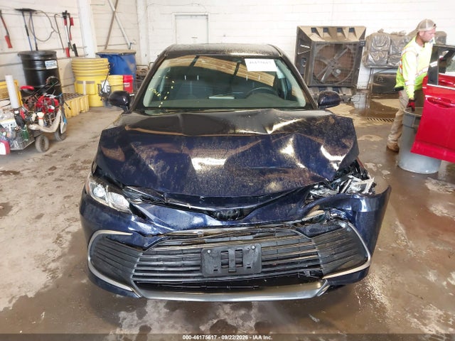 46175617 :رقم المزاد ، 4T1C11AK7NU634773 vin ، 2022 Toyota Camry Le مزاد بيع