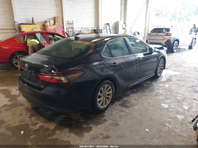 46175617 :رقم المزاد ، 4T1C11AK7NU634773 vin ، 2022 Toyota Camry Le مزاد بيع