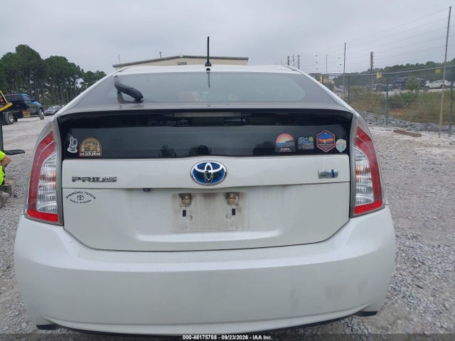 JTDKN3DU0F1995908 Toyota Prius Two