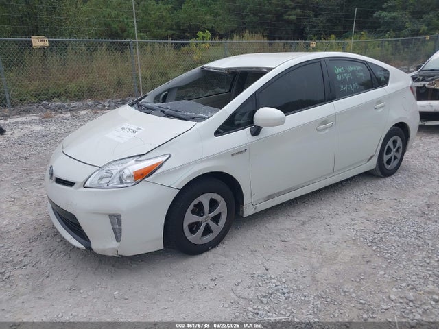 JTDKN3DU0F1995908 Toyota Prius Two