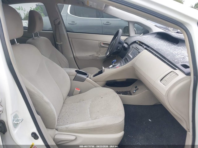 JTDKN3DU0F1995908 Toyota Prius Two