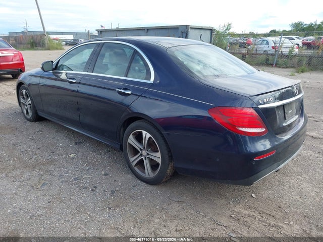 46176016 :رقم المزاد ، WDDZF4KB3HA075038 vin ، 2017 Mercedes-benz E 300 4matic مزاد بيع