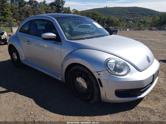 2014 Volkswagen Beetle 2.5l მანქანა იყიდება აუქციონზე, vin: 3VWJP7ATXEM613603, აუქციონის ნომერი: 46176168